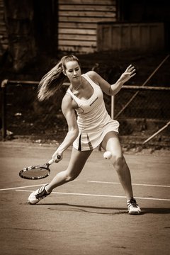 Ausschnitte 4100 - 1. und 2. Damen Club and der Alster